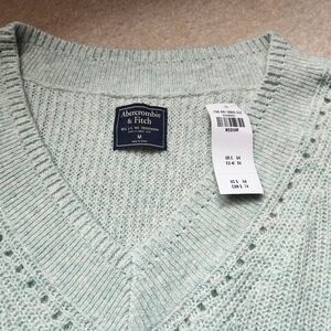 Abercrombie & Fitch green sweater. Size medium.